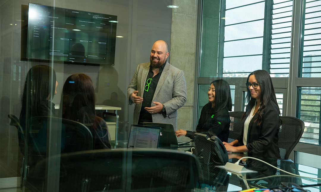 team brainstorm header firma de consultoría